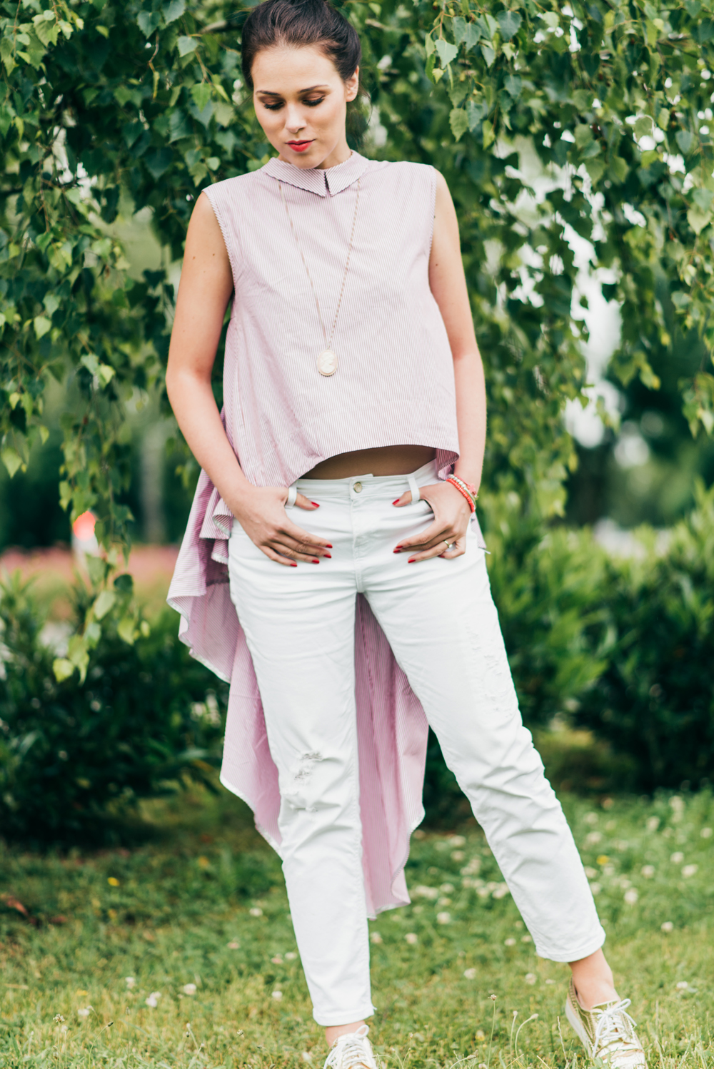 Eva Ahačevčič_Love, Eva_OOTD_Asymetric shirt_White jeans_Terminal3 1